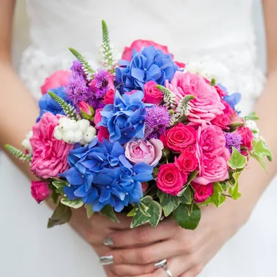 Букет невесты розово голубой с розой и гортензией купить с бесплатной  бутоньеркой и доставкой!