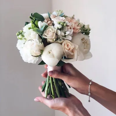 Букет невесты с пионами | Бесплатная доставка цветов по Москве