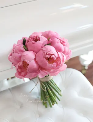 bridal bouquet with soft pink peonies Букет невесты с роскошных  нежно-розовых пионов htt… | Букет розовых пионов, Маленькие свадебные букеты,  Пионы букет свадебный