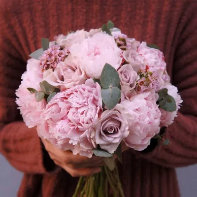 № 25: с розовыми пионами и розами Морнинг Дью по цене 12996 ₽ - купить в  RoseMarkt с доставкой по Санкт-Петербургу