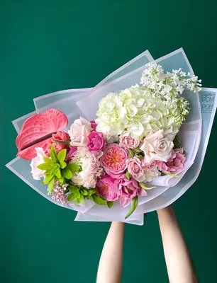 Современный букет с антуриумом и гортензией | Букет, Цветы, Цветочные букеты