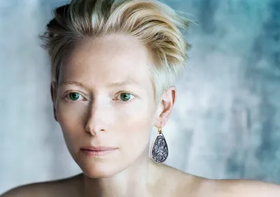 Тильда Суинтон (Tilda Swinton) - биография, фото, личная жизнь, её муж и  дети 2023 | Узнай Всё