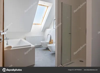 Ванная комната в мансарде: интересный дизайн в бежевом цвете - Дизайн  интерьера. Строительство и ремонт.