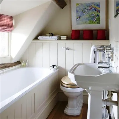 Как правильно разместить ванную комнату на мансарде? ( 50 фото+3 видео)