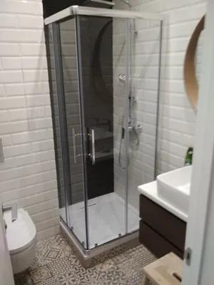 Установка душевого уголка 80x80 с поддоном Ремонт ванной комнаты под ключ в  Москве.