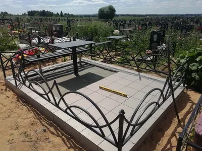 Ограды для могил на кладбище – виды оград и как выбрать?