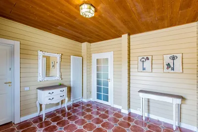Покраска деревянного дома внутри - 65 фото