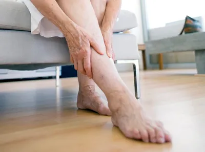 Отек ног у пожилых людей: причины и лечение - Забота о близких