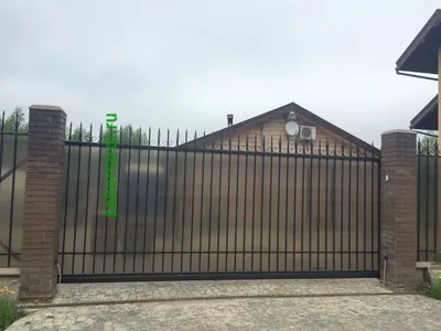Забор из поликарбоната на ленточном фундаменте с автоматическими откатными  воротами 70м в Туле. Цены с установкой