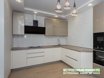 Угловая кухня с пеналом и встроенной техникой - Кухни на заказ по  индивидуальным размерам в Москве