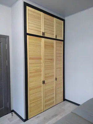 Шкаф с жалюзийными дверьми | Пикабу