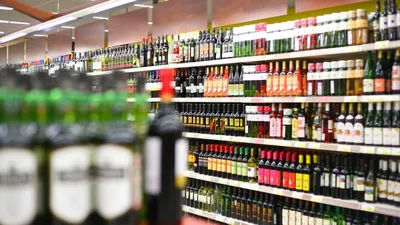 В ГД предложили вынести алкогольные магазины за пределы населенных пунктов  - РИА Новости, 24.12.2021