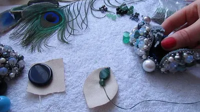 Мастер класс по вышивке бисером-брошь мотылек от Ксении - YouTube | Бисер,  Мотылек, Брошь