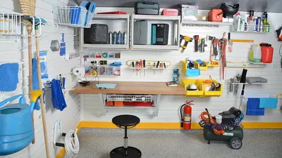 Мебель и оборудование для мастерской в гараже при доме. Удобный гараж с  мастерской под ключ (видео) - YouTube