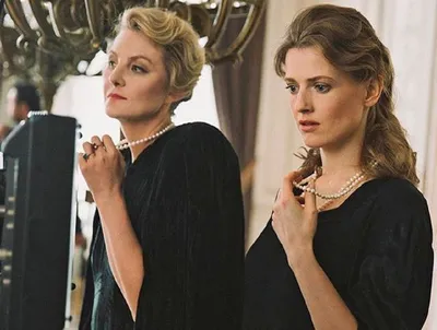 Рената Литвинова показывает свой уход и вечерний макияж с акцентом на губы  | Vogue Россия - YouTube