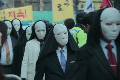 Посмотрел новый южнокорейский сериал Зов ада от Netflix, который уже  популярнее Игры в кальмара