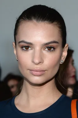 Эмили Ратаковски (Emily Ratajkowski) | Emily ratajkowski, Emily ratajkowski  style, Beautiful face