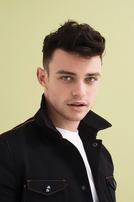 Томас Доэрти (Thomas Doherty) - актёр - фотографии - европейские актёры -  Кино-Театр.Ру