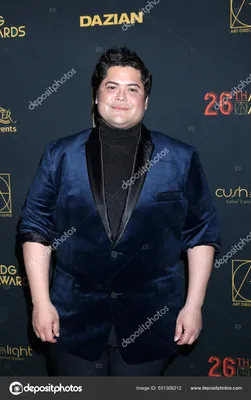 ⬇ Скачать картинки Harvey guillen, стоковые фото Harvey guillen в хорошем  качестве | Depositphotos