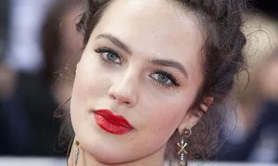 Джессика Браун-Финдли (Jessica Brown-Findlay): биография, фото - Кино  Mail.ru