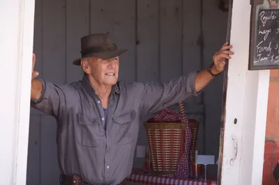 Крокодил Данди» объявил войну бездомным: 81-летний Пол Хоган боится за свою  жизнь
