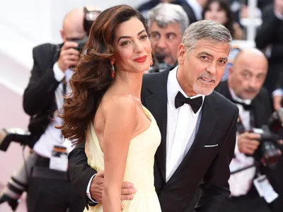 Амаль Клуни, Джордж Клуни и Baria Alumuddin Редакционное Стоковое Фото -  изображение насчитывающей известно, пожалованиям: 168942038