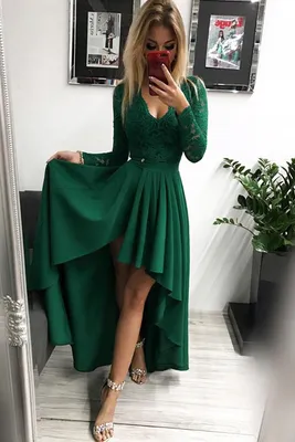 Зеленое асимметричное кружевное вечернее платье с V-образным вырезом и  открытой спиной арт. 155185 | интернет-магазин VitoRicci