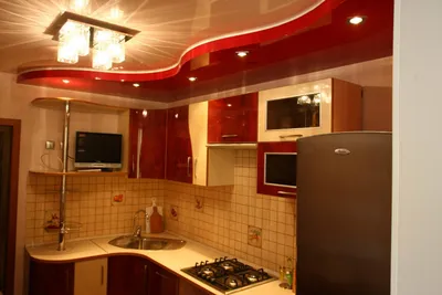 Натяжной потолок на маленькой кухне - 64 фото