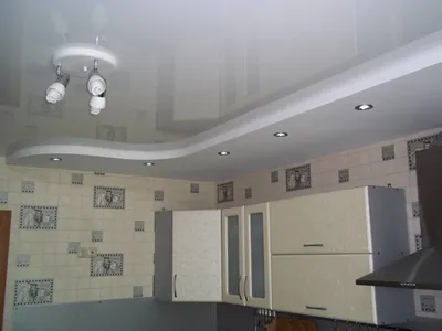 Двухуровневый потолок на кухне (39 фото): как сделать монтаж своими руками,  инструкция, фото и видео-уроки