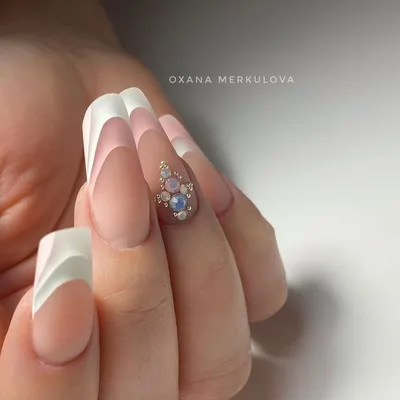 🎨Nail Art, Моделирование on Instagram: “Нежность и элегантность в каждой  линии. За идею спасибо @nailkurs_annak ☺… | Exotic nails, French nail art,  Beautiful nails