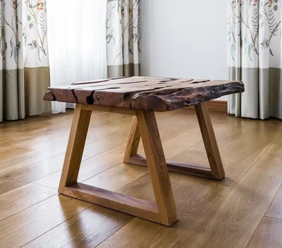 Дизайнерский журнальный столик из массива дерева