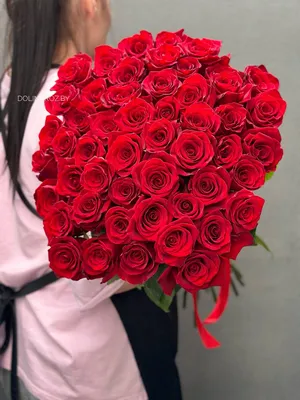 Красные розы с конфетами - 41 шт. за 8 090 руб. | Бесплатная доставка  цветов по Москве