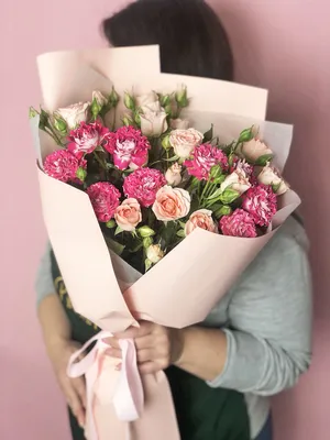 Букет из 59 садовых колумбийских роз по цене 19576 руб. заказать с  доставкой по Москве - свежие цветы от интернет-магазина \"Во имя розы\"