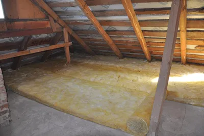 Утепление потолка в доме с холодной крышей: выбор утеплителя, расчёт  толщины и монтаж своими руками - Строительство и ремонт
