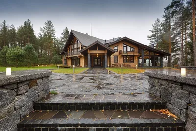 Загородный дом из бруса в сосновом лесу, Россия | House designs exterior,  House exterior, House styles