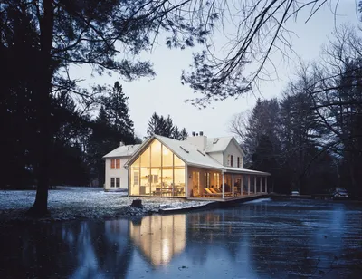 Загородный дом на берегу озера, фото – Rehouz