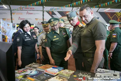 Сергей Шойгу посетил экспозицию в Доме дружбы в день закрытия АрМИ-2018 |  Ассоциация ветеранов боевых действий