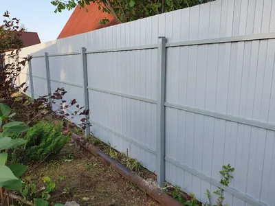 Белый забор из профнастила в Рязани, цена | Установка под ключ забора из  профлиста белого цвета