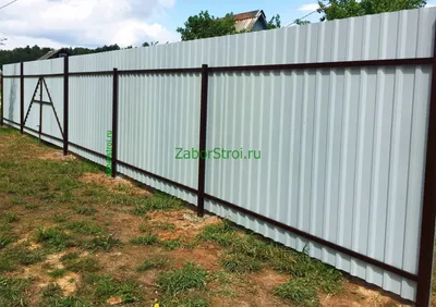 Забор из профнастила 20 метров на стоблах утрамбованные щебнем в Туле. Цены  с установкой.