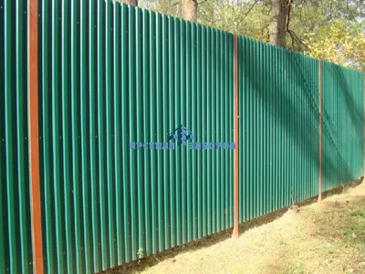 Забор из профнастила с бетонированием столбов 20 соток в Туле: цена под  ключ с установкой