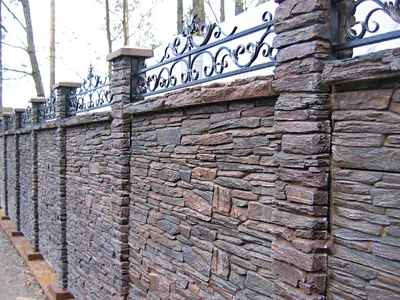 Забор из натурального камня фото