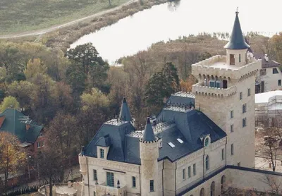 Сколько стоит замок в Грязи, где живут Пугачева и Галкин