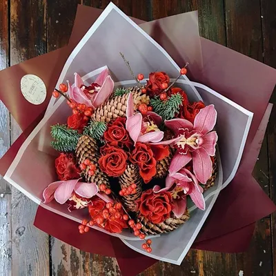 Зимний букет с шишками и орхидеями - купить с доставкой от ElitBuket