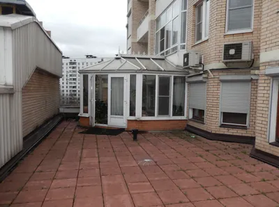 Москвич по требованию Мосжилинспекции разобрал зимний сад на крыше дома -  Московская перспектива