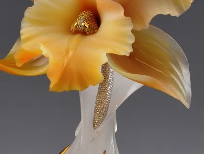 Концентрированный ополаскиватель для белья Lenor \" Золотая орхидея \" 1,8л -  купить в интернет-магазине Улыбка радуги
