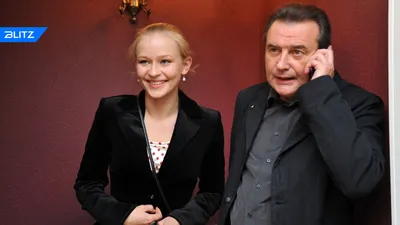 Накануне 70-летия Алексей Учитель рассказал о маленьких дочках и сыне,  работающих в кино - МК