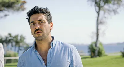 Элиас ЭмБарек (Элиас М'Барек, Elyas M'Barek) - актёр - фильмография - О чём  мы мечтаем (2020) - европейские актёры - Кино-Театр.Ру