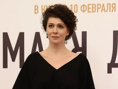 Юра Борисов, Ксения Раппопорт и другие на премьере фильма «Мама, я дома» |  Glamour