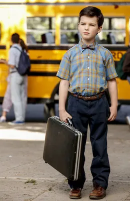 Детство Шелдона / Young Sheldon - «После \"Теории большого взрыва\" пришлось  полюбить, что-то новое) Или не совсем и новое?» | отзывы