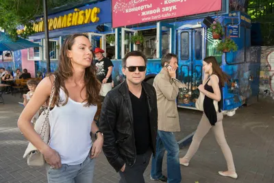 Кристиан Слэйтер приехал в Москву и прогулялся по Арбату — Новости на Фильм  Про
